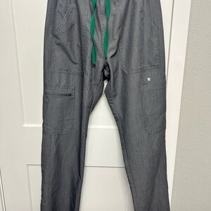 Figs Men's Cargo Scrub Pant